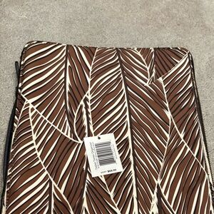Vera Bradley Brown and White Leaf Design Tablet Organizer